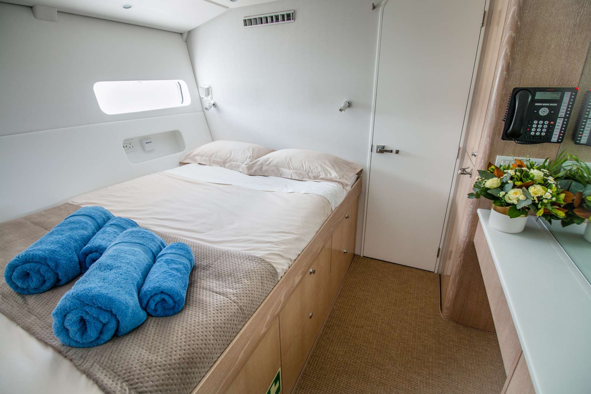 GREY WOLF Yacht Charter - Guest queen cabins have fine linens