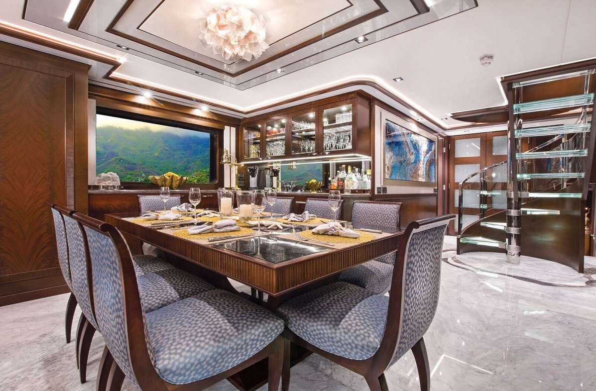 VIVIERAE II Yacht Charter - Salon Dining