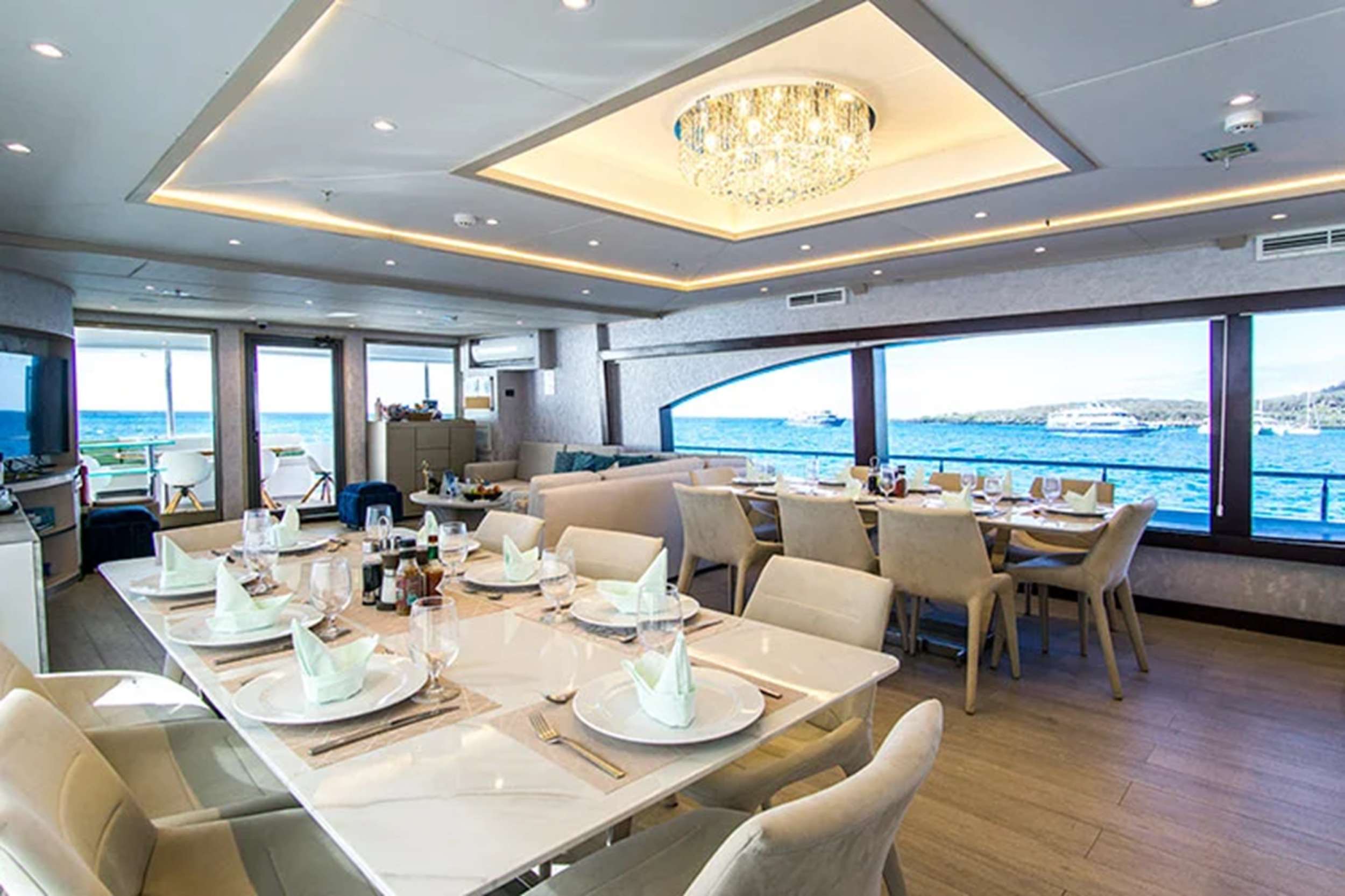Grand Majestic Yacht Charter - Dinning room