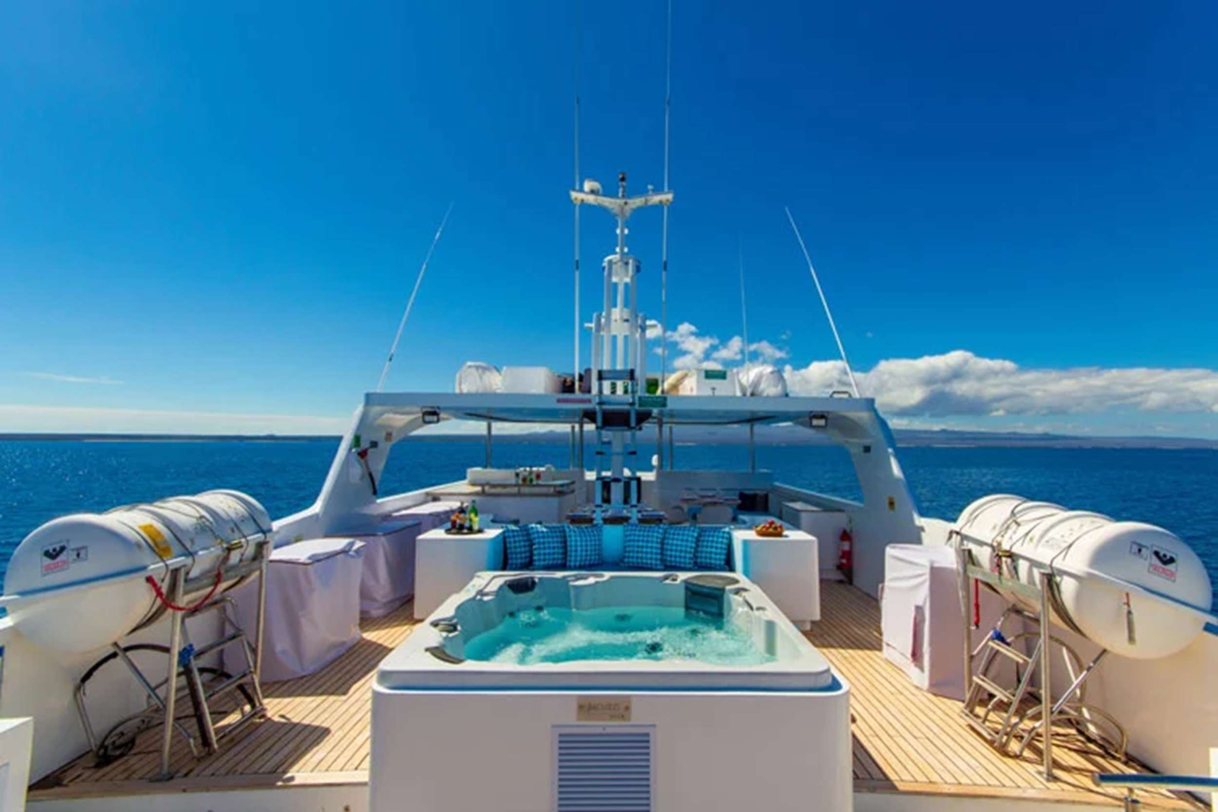 Grand Majestic Yacht Charter - Master Suite