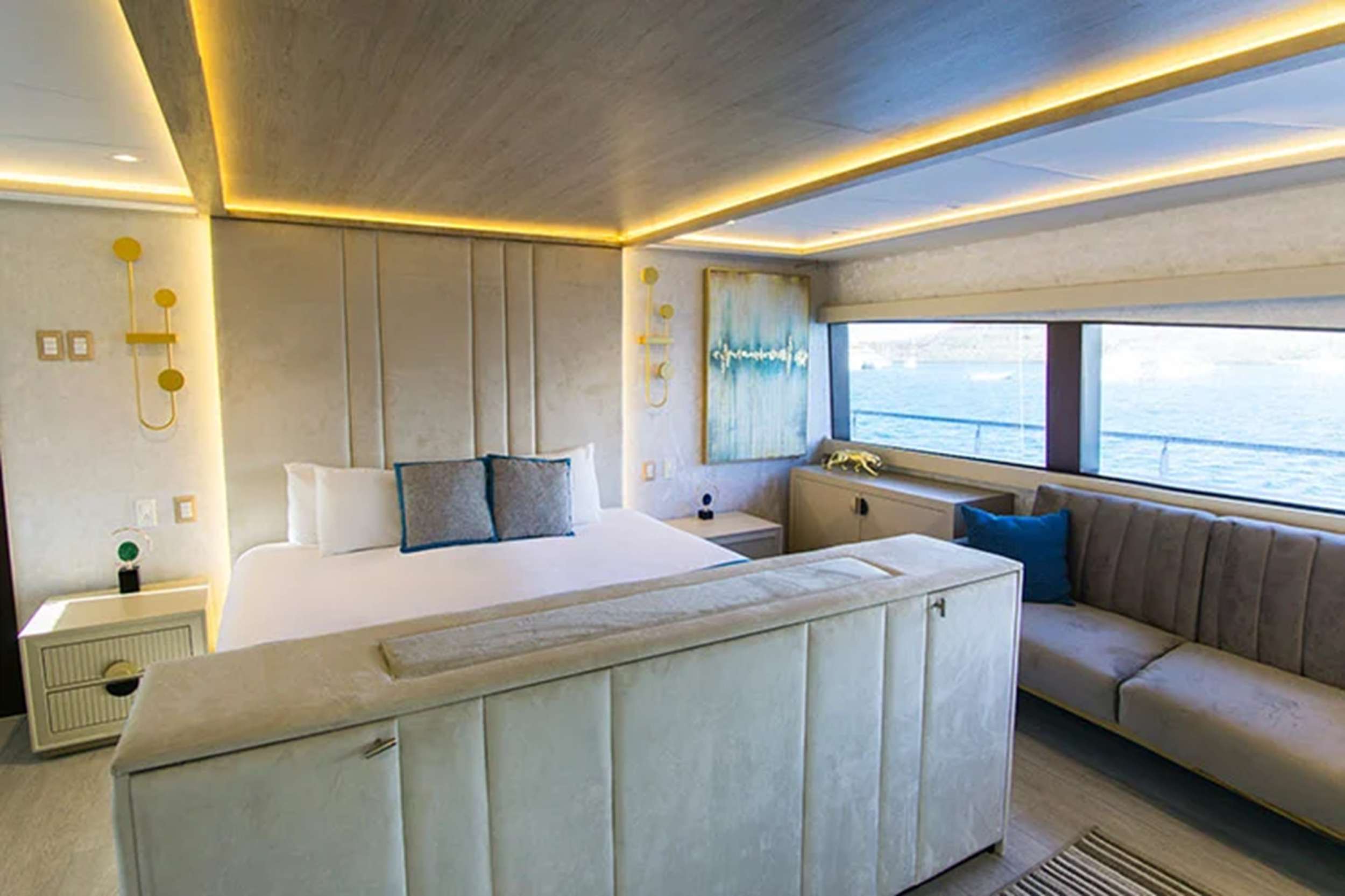 Grand Majestic Yacht Charter - Suite