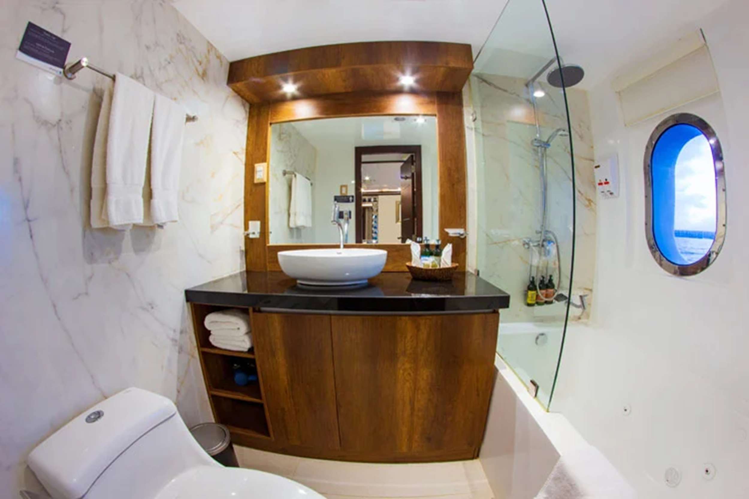 Grand Majestic Yacht Charter - Stateroom cabin