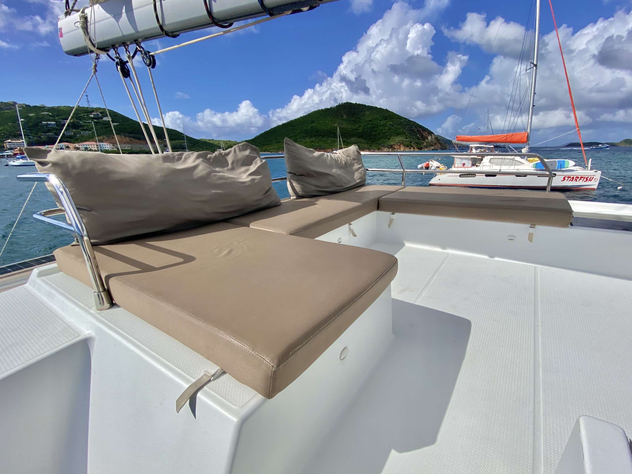 Catamaran Charter Winter