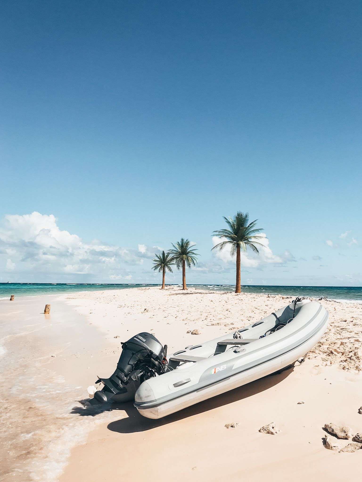 Catamaran Charter Winter
