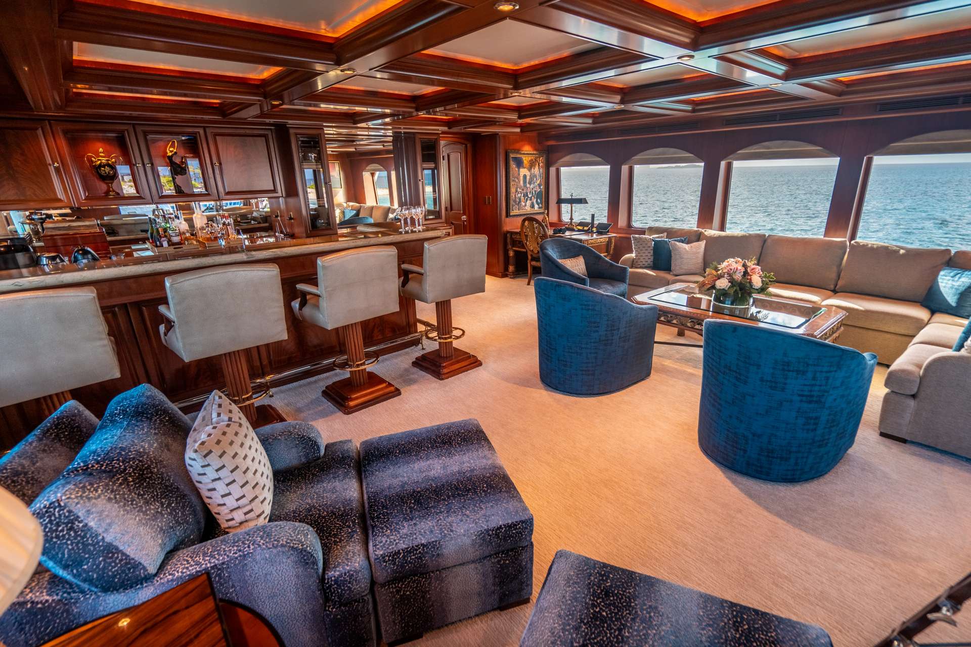 RELENTLESS Yacht Charter - Sky Lounge