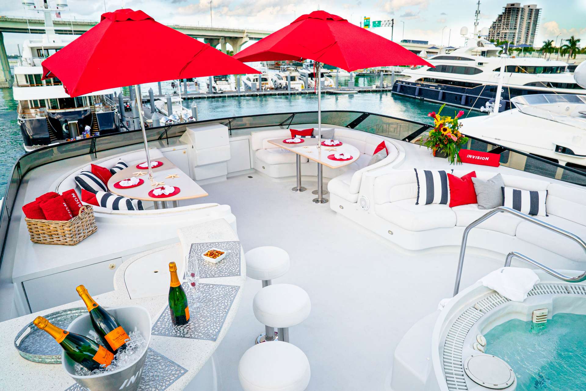 Deck Jacuzzi