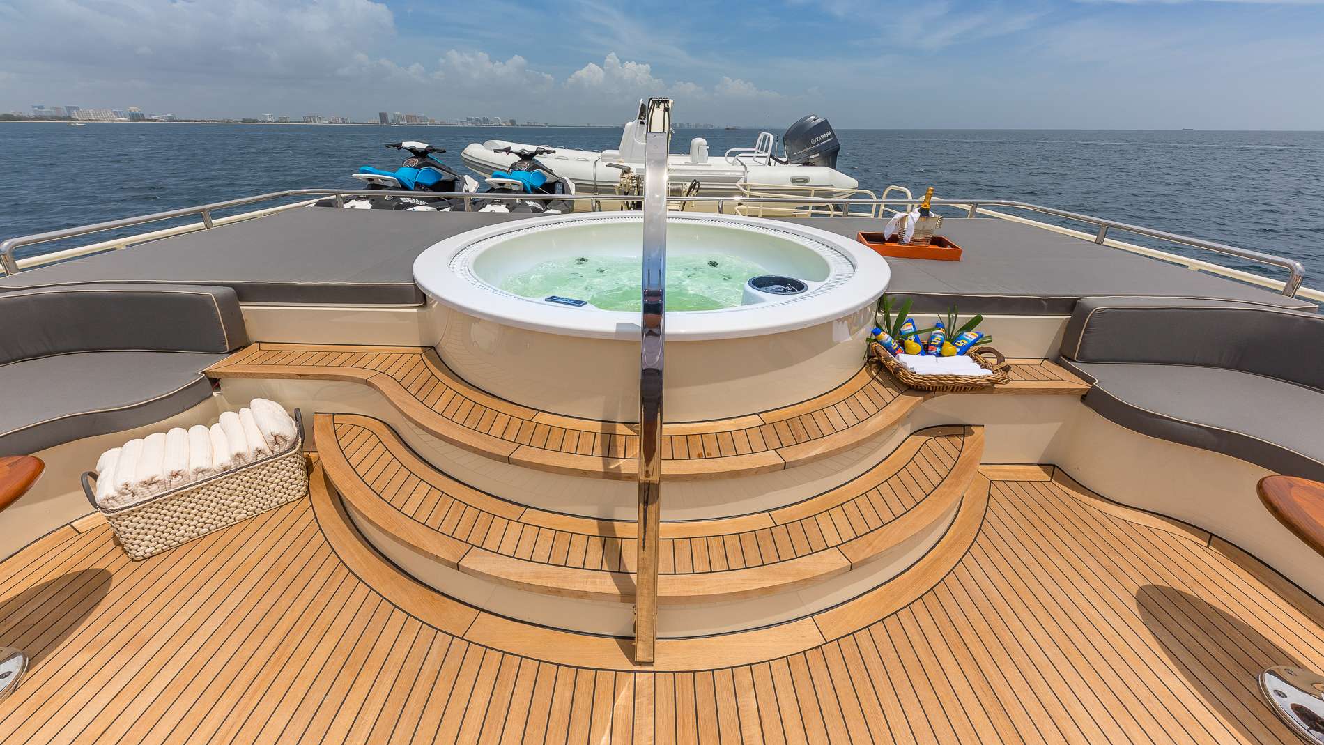 Flybridge Jacuzzi