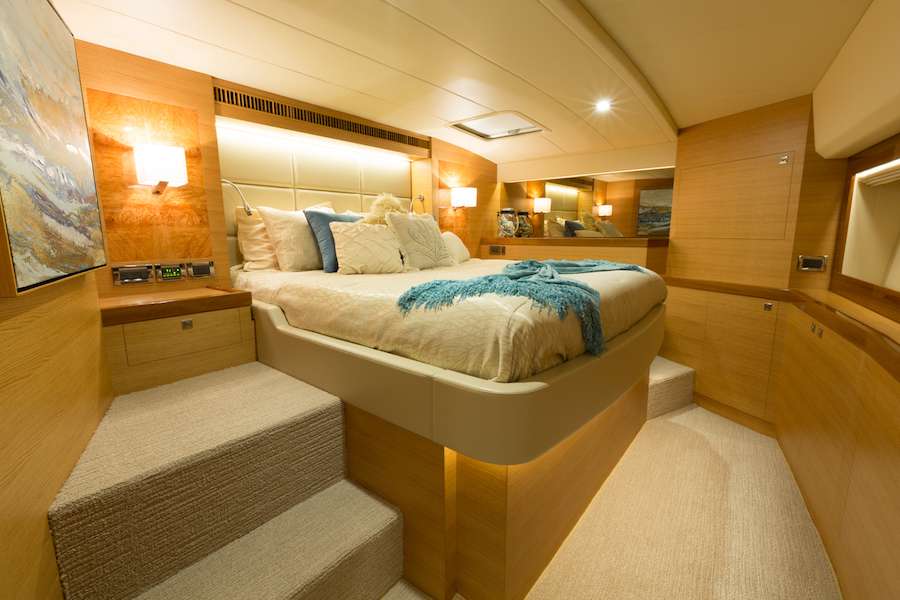 MYSTIC SOUL Yacht Charter - Master Queen Stateroom