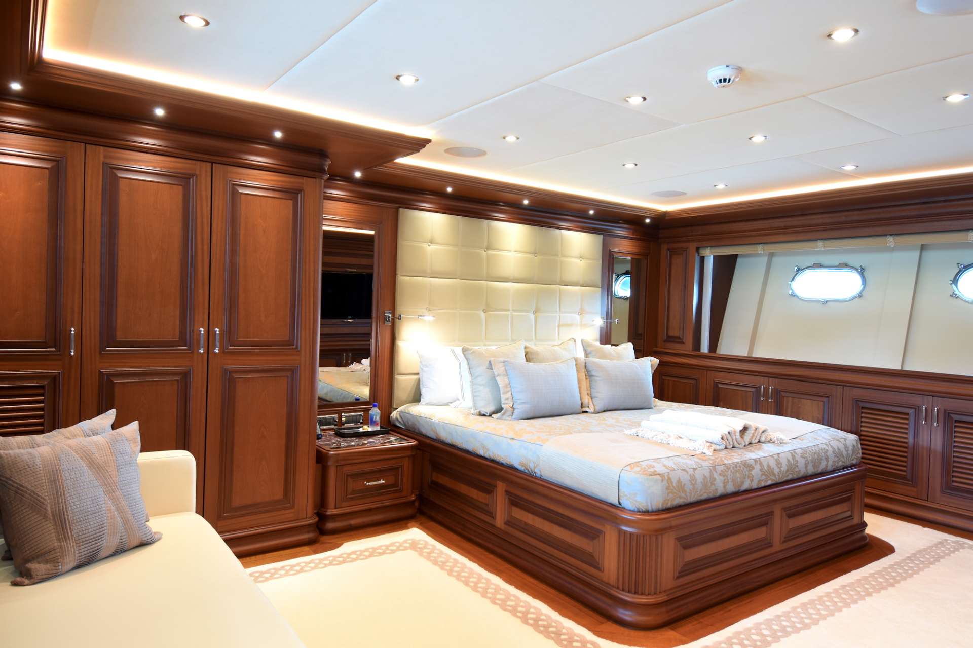VIP Stateroom, below forward