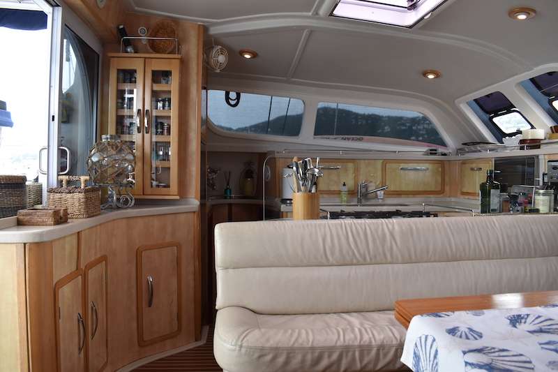 Catamaran Charter Ultima Life