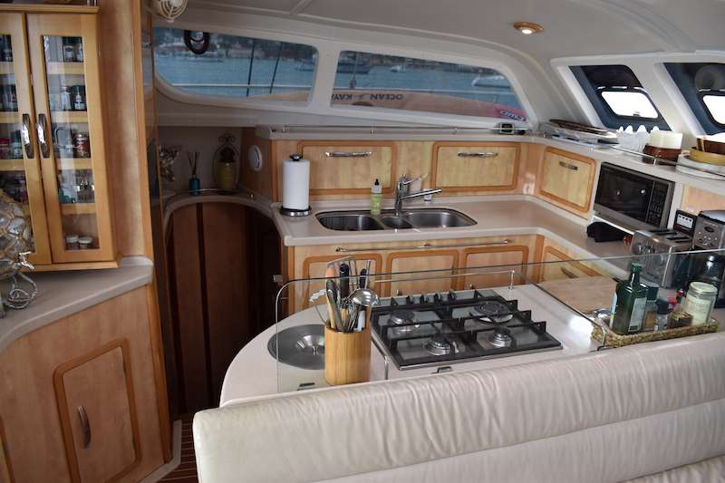 Catamaran Charter Ultima Life