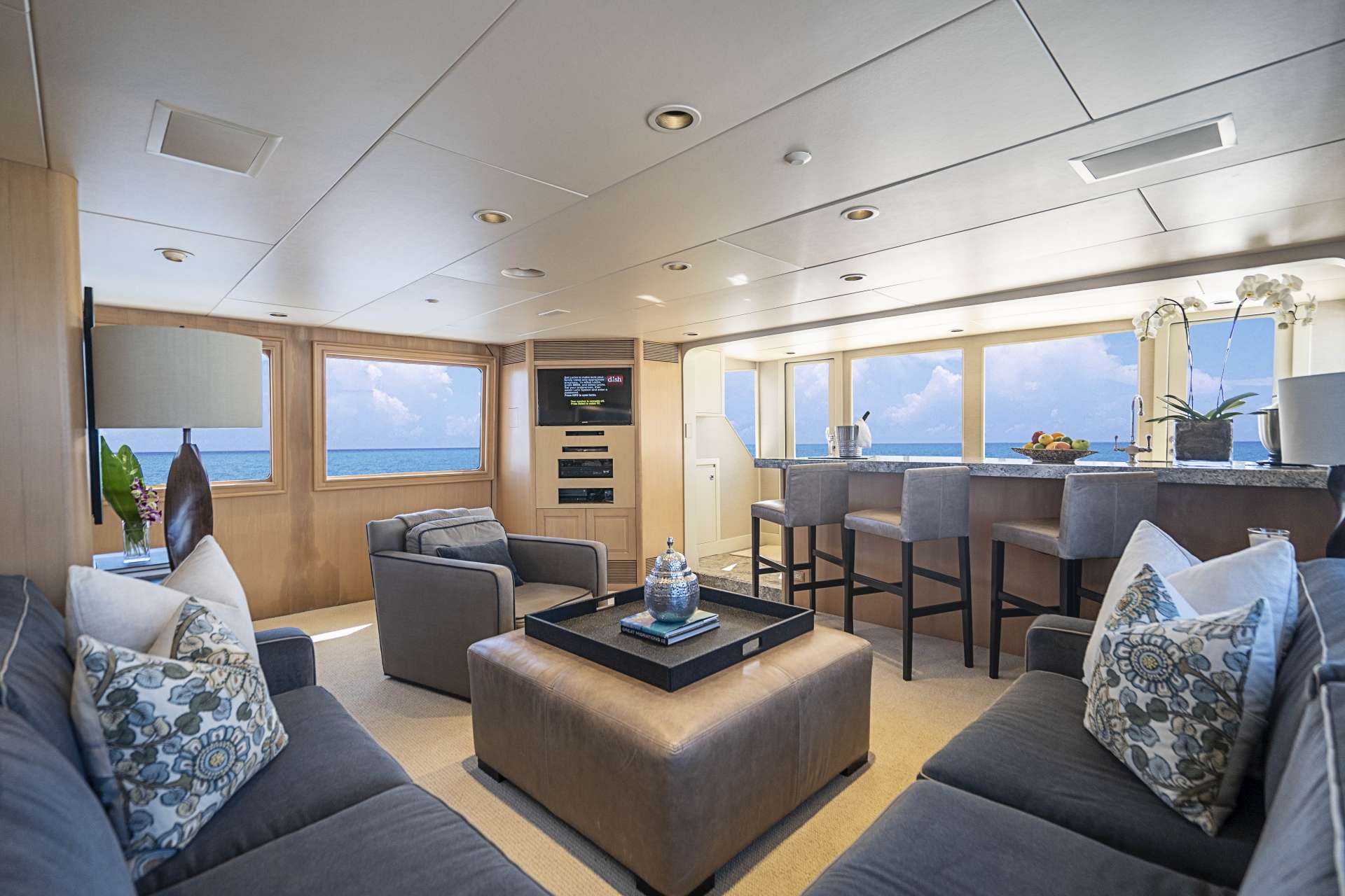 Skylounge aft view