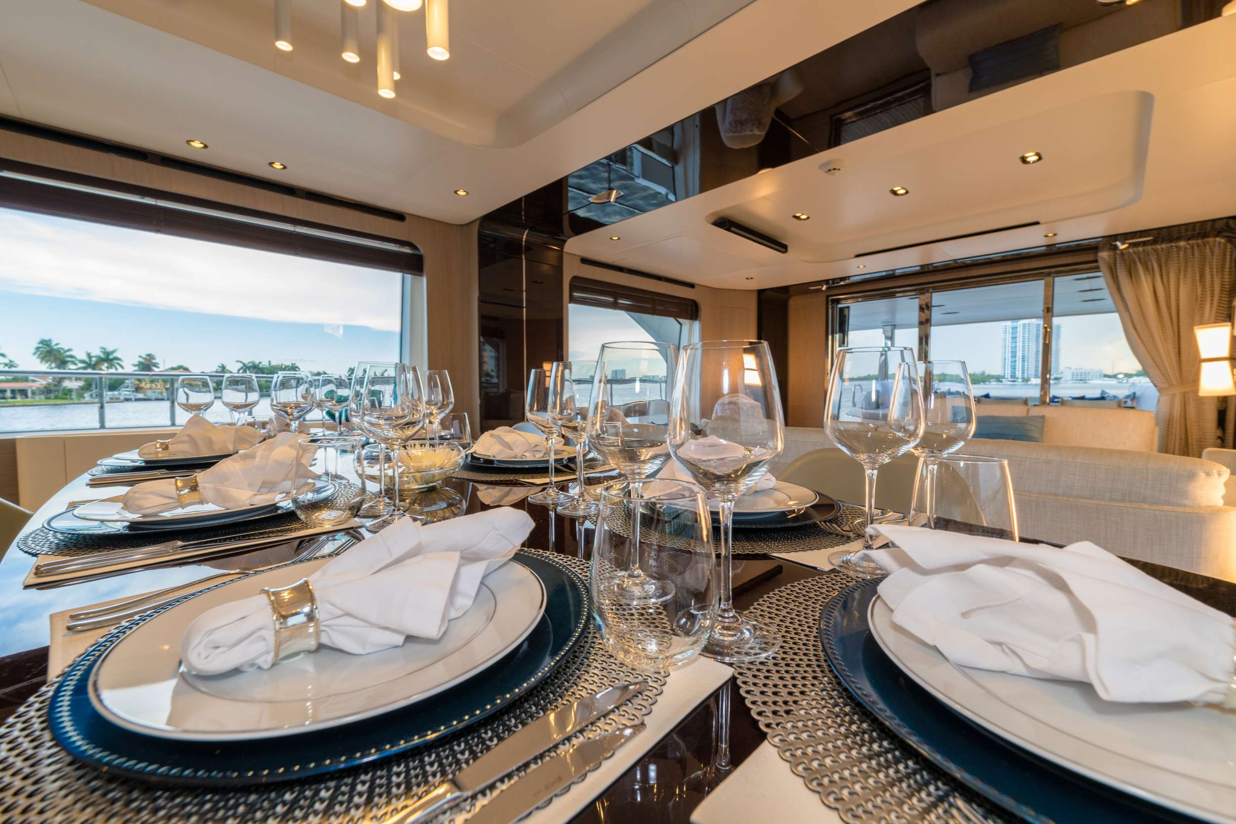Dining Table details 