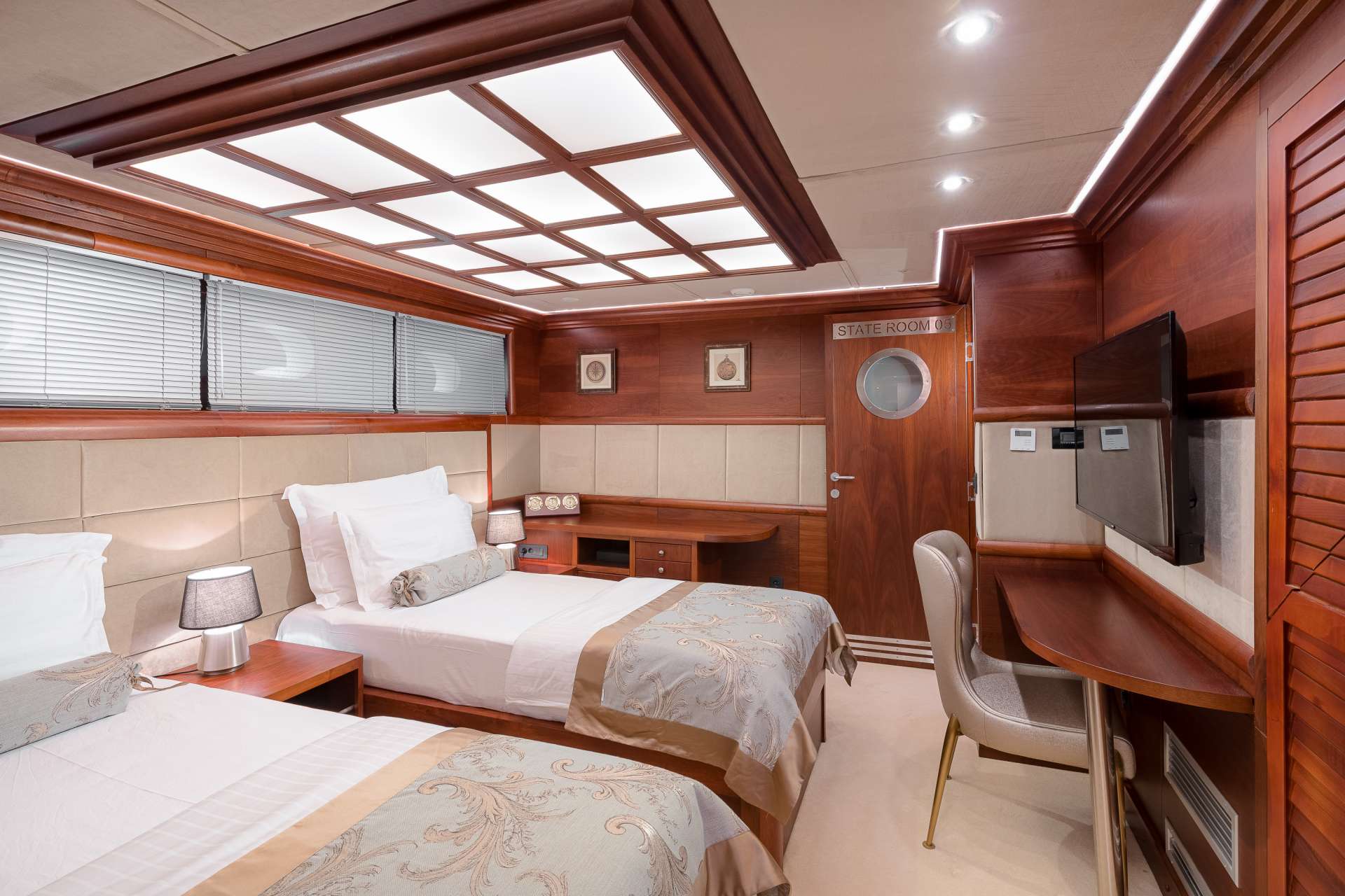 LADY GITA Yacht Charter - 2 Convertible Cabins