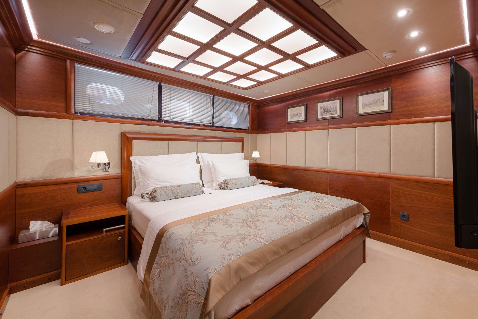 LADY GITA Yacht Charter - 2 Double bed cabins