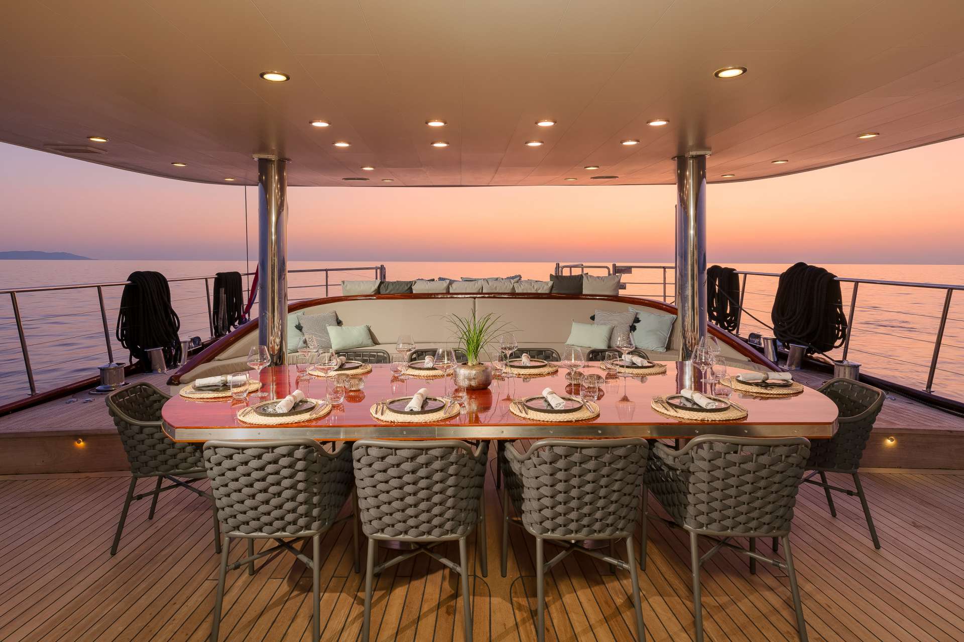 LADY GITA Yacht Charter - Al fresco dining area - Aft Main Deck