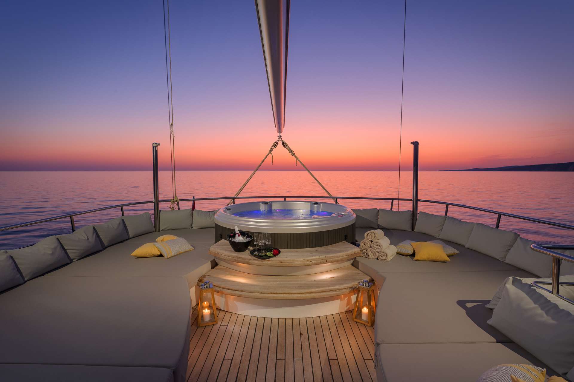 LADY GITA Yacht Charter - Sun Deck - Jacuzzi