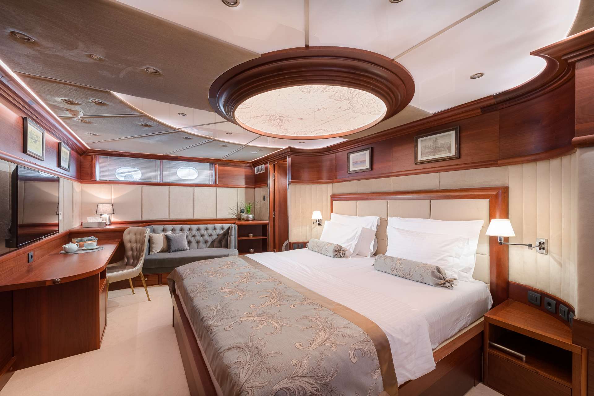 LADY GITA Yacht Charter - Bow Master Cabin