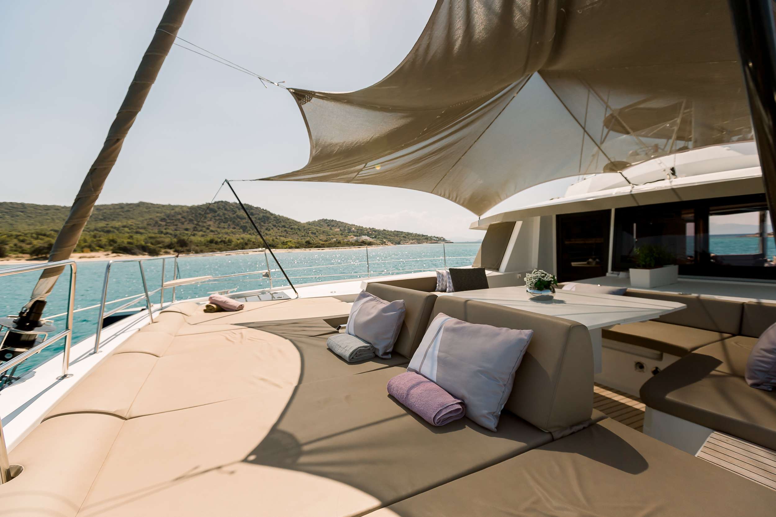 NEW HORIZONS 3 Yacht Charter - Forward Sunbathing Area