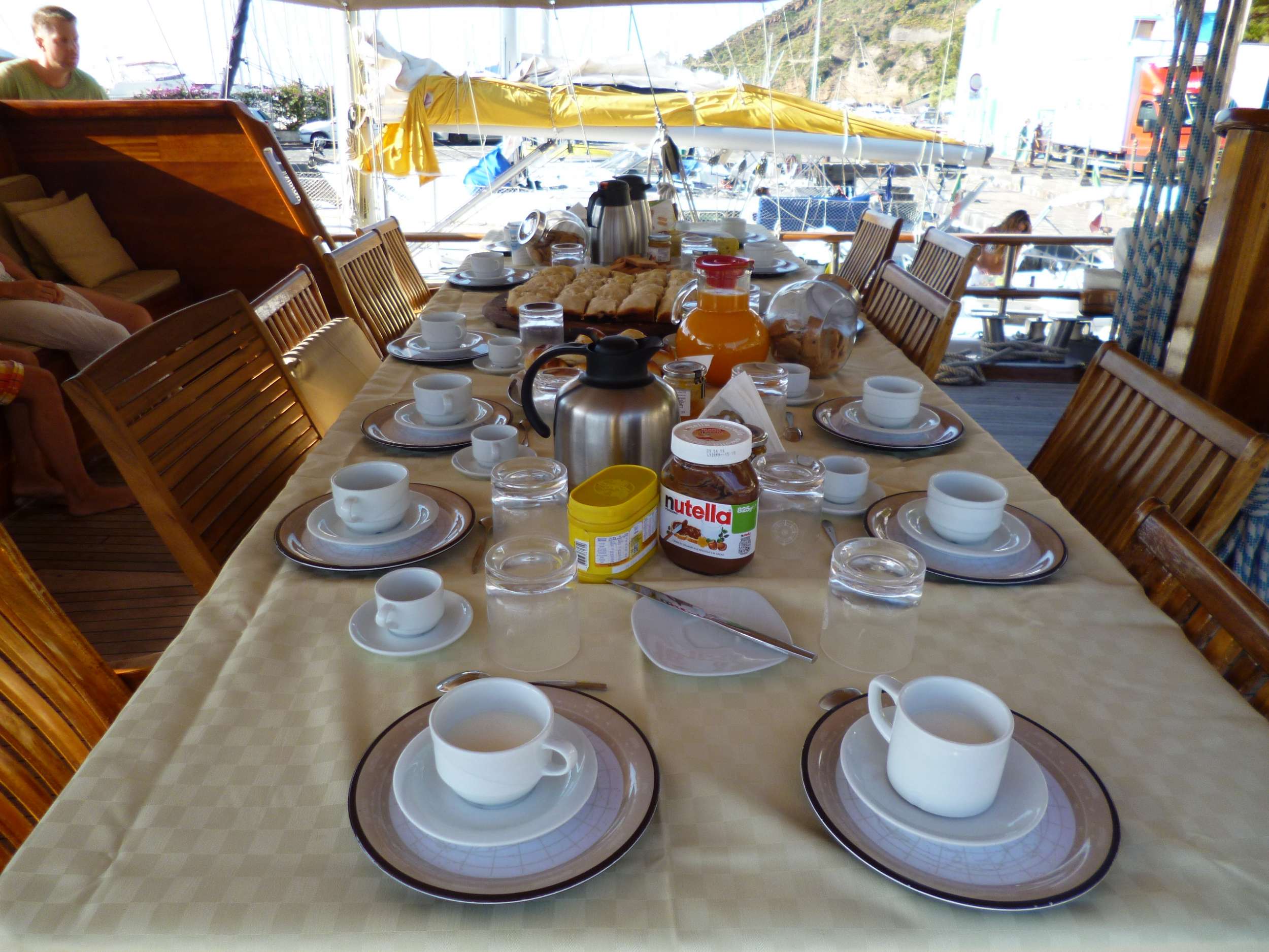 Donna Marisa Yacht Charter - breakfast