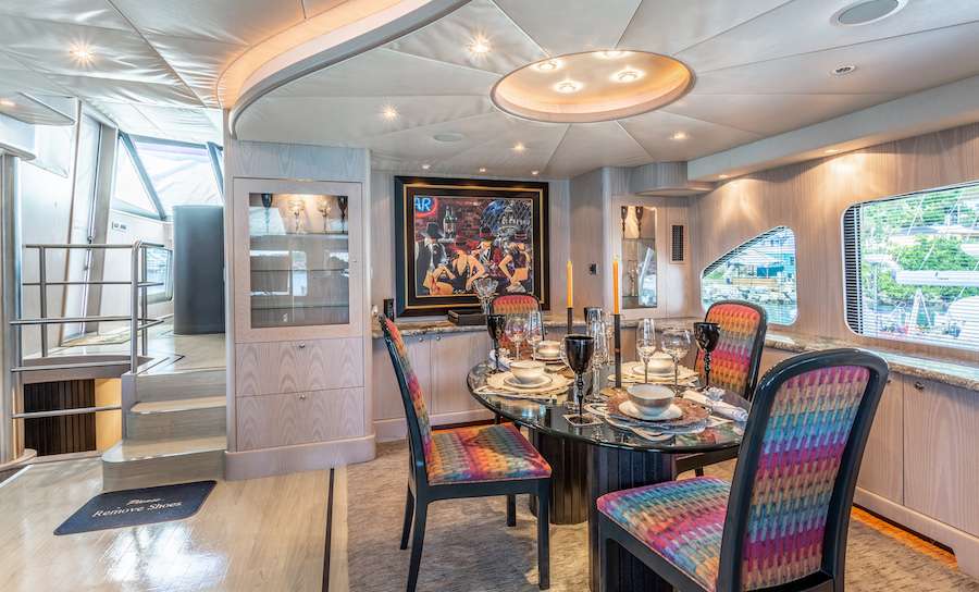 PRIME TIME Yacht Charter - The interior dining area