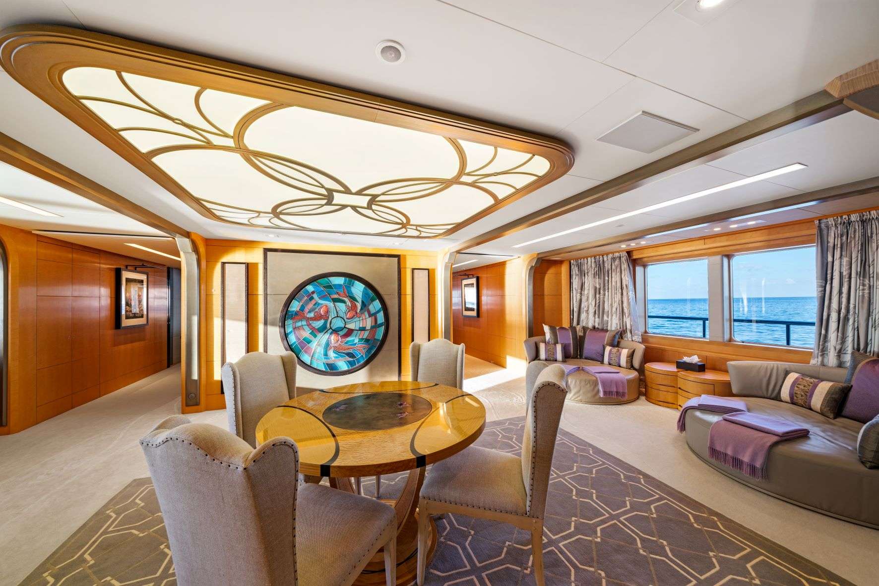 Amaryllis Yacht Charter - Forward salon
