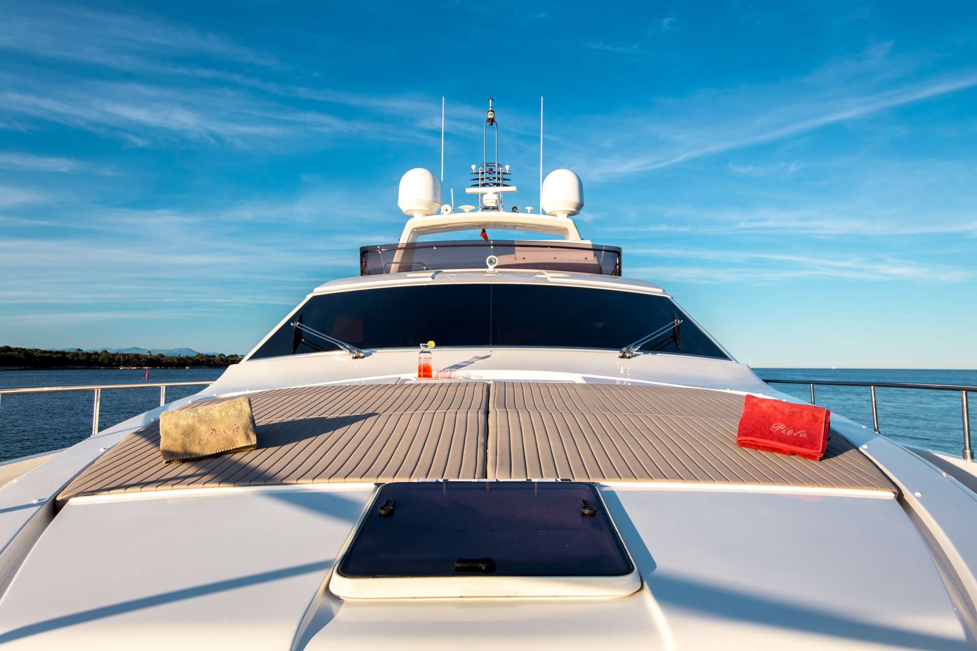 PIOLA Yacht Charter - Bow