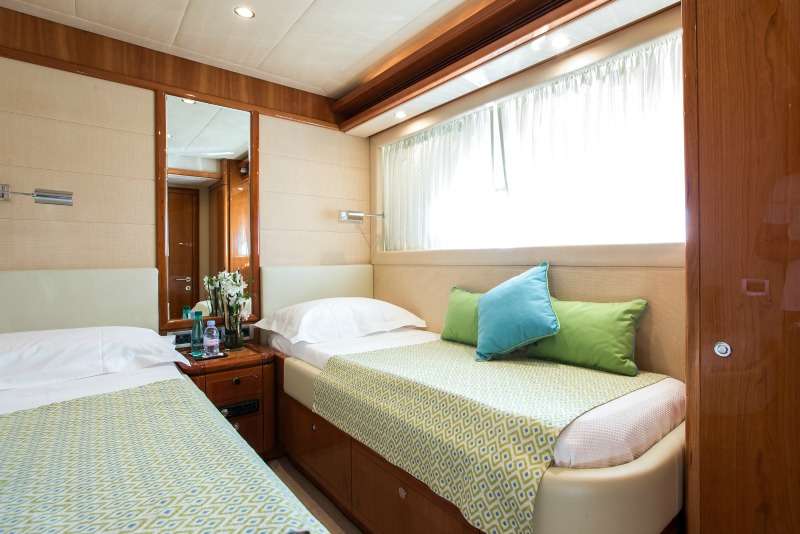 PIOLA Yacht Charter - Twin Cabin II