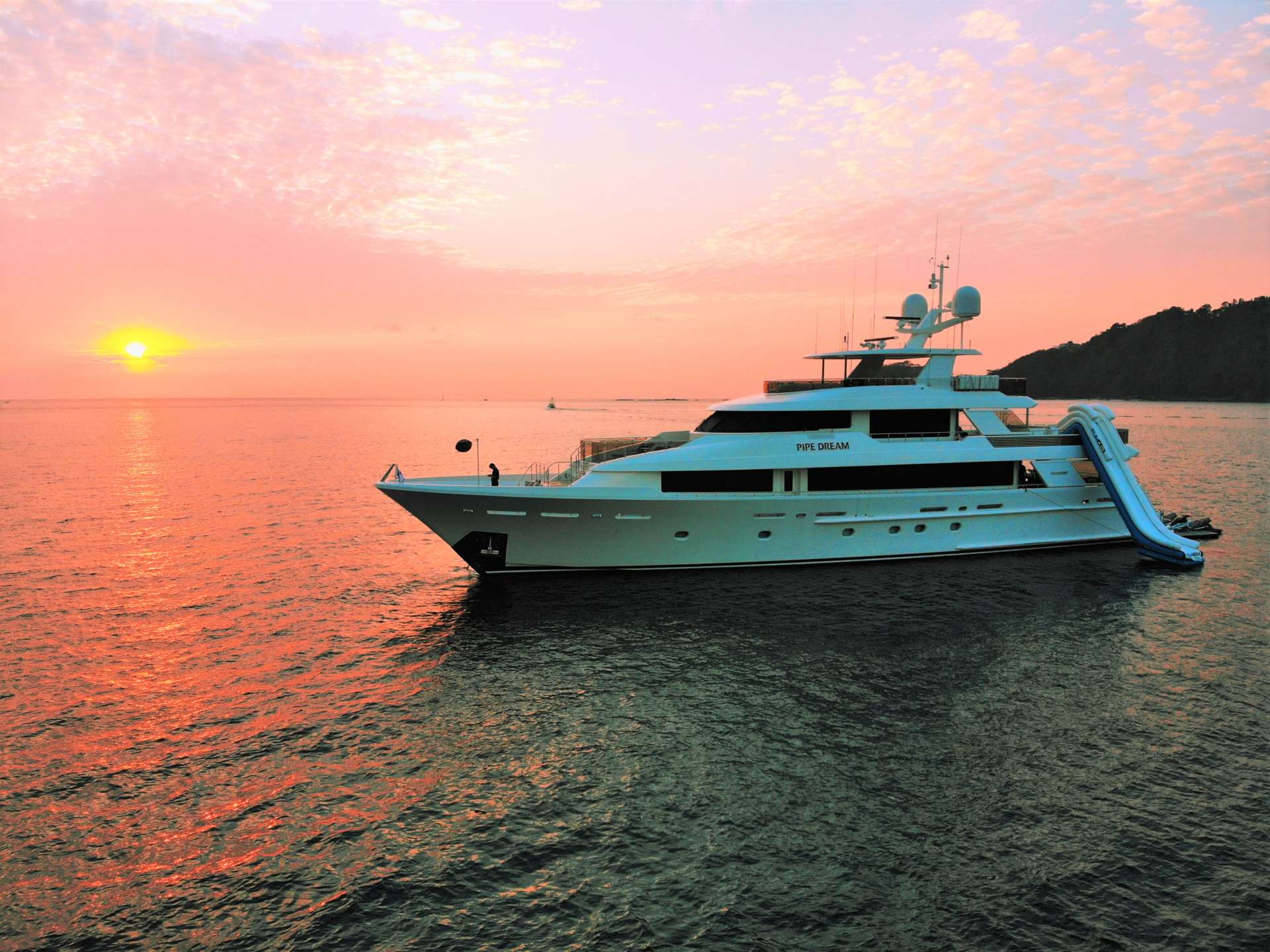 130′ Westport PIPE DREAM For Charter