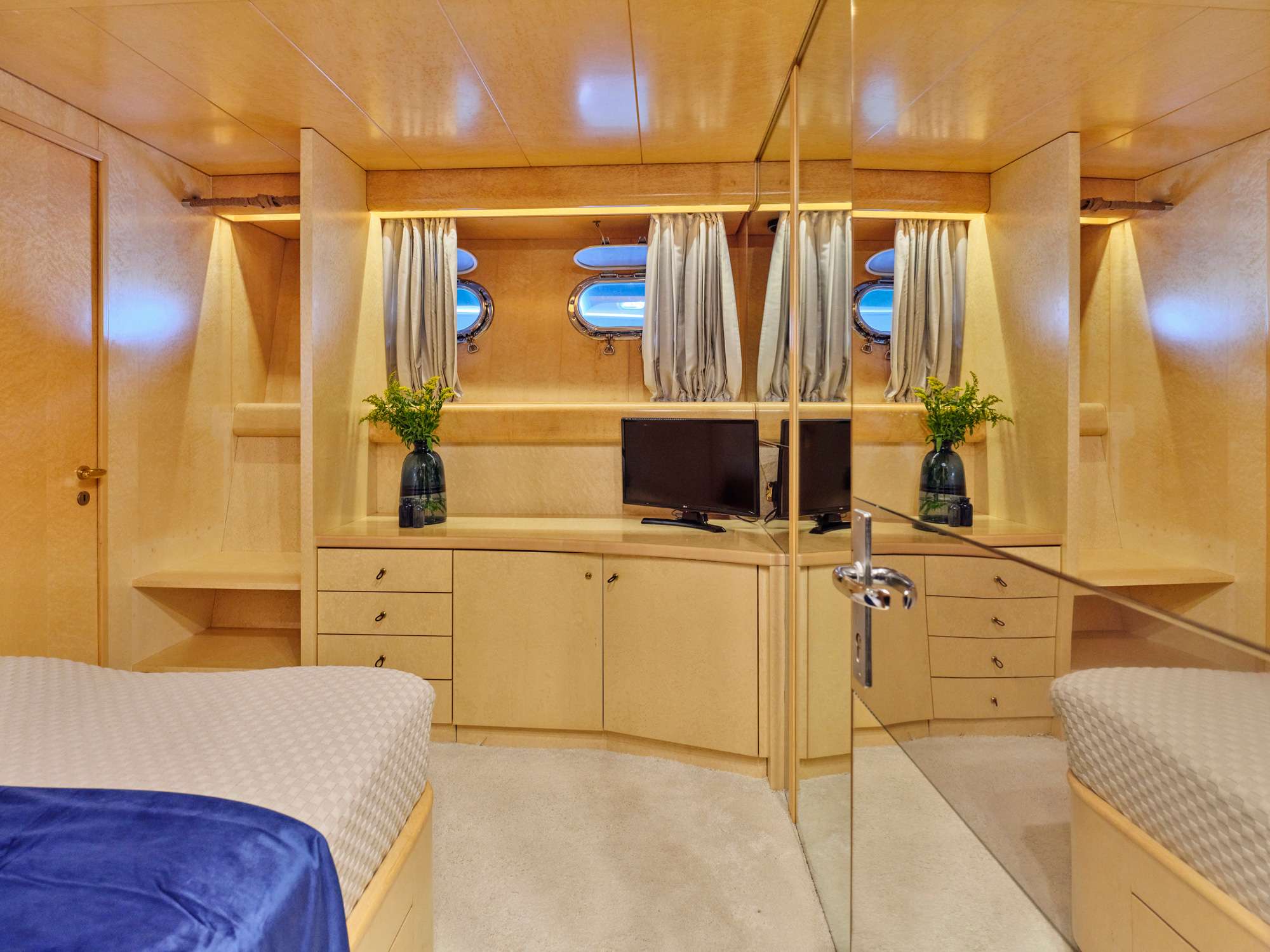 LADY RINA Yacht Charter - Double cabin II other view