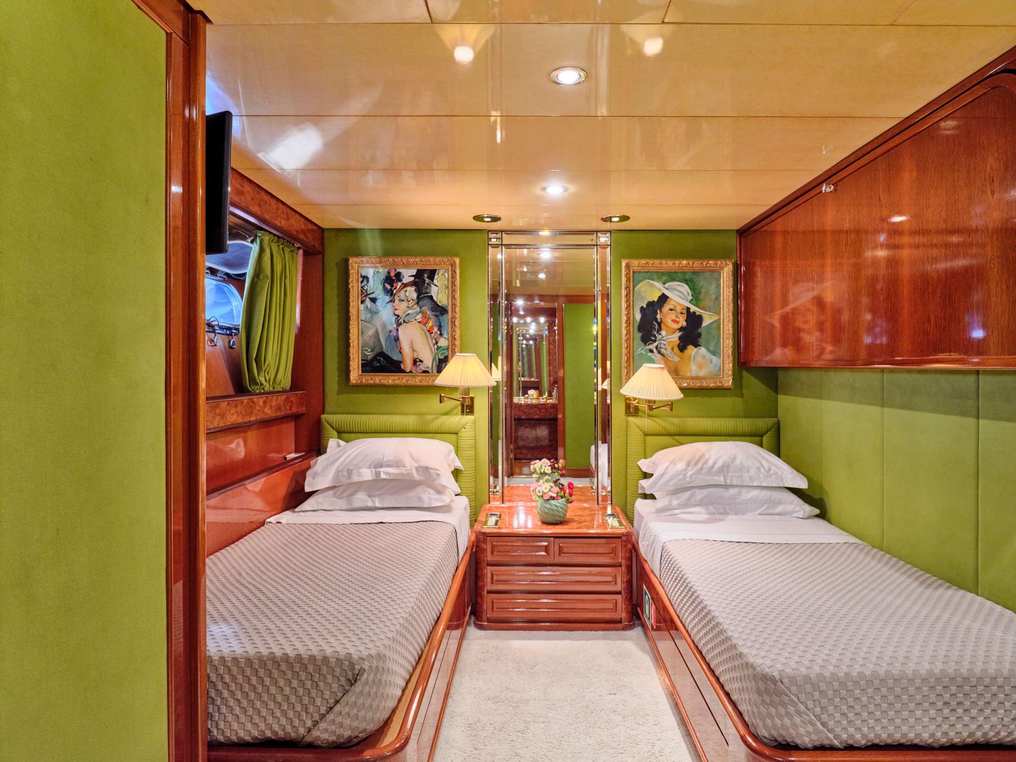 LADY RINA Yacht Charter - Twin cabin II