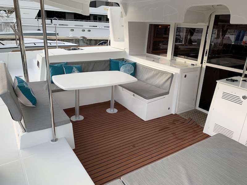 Yacht charter Makin