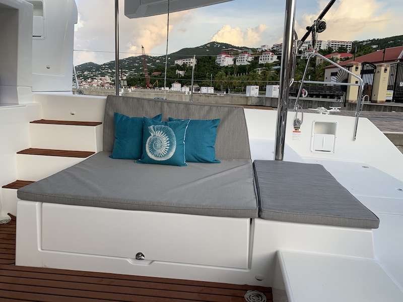 Catamaran Makin