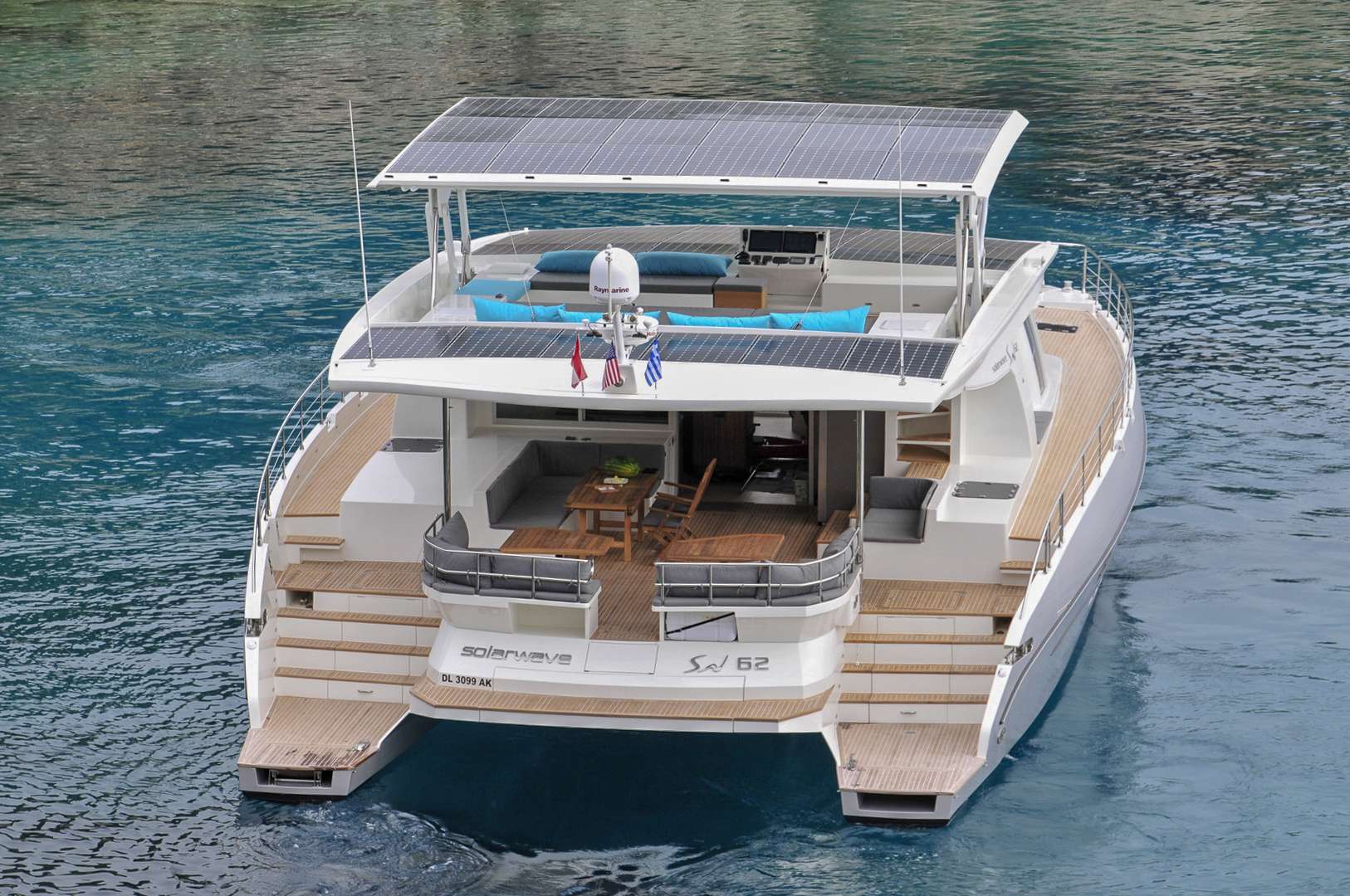 Catamaran Charter Solar Wave