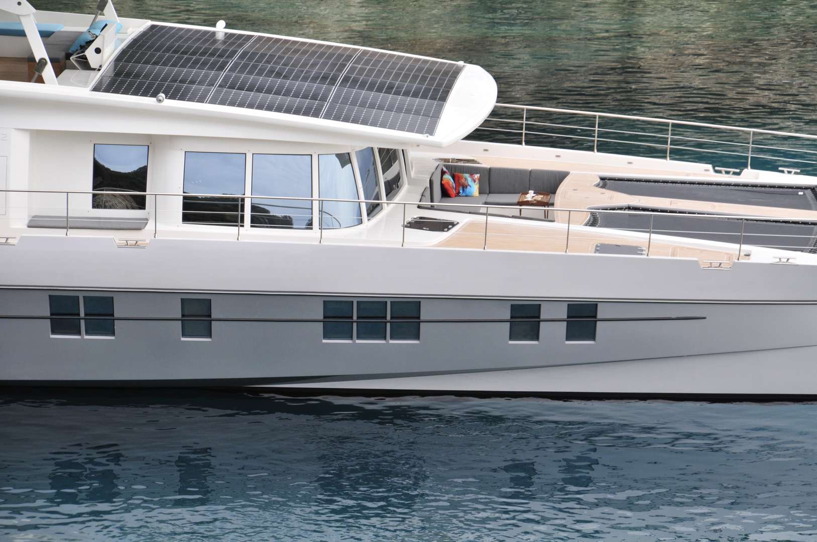 Catamaran Charter Solar Wave