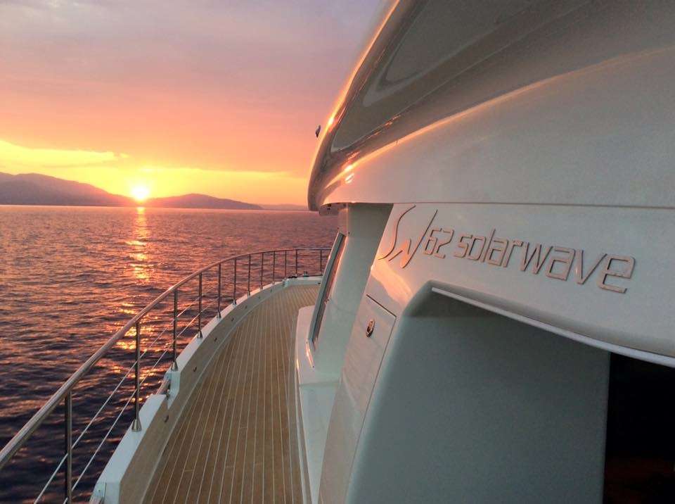 Catamaran Charter Solar Wave