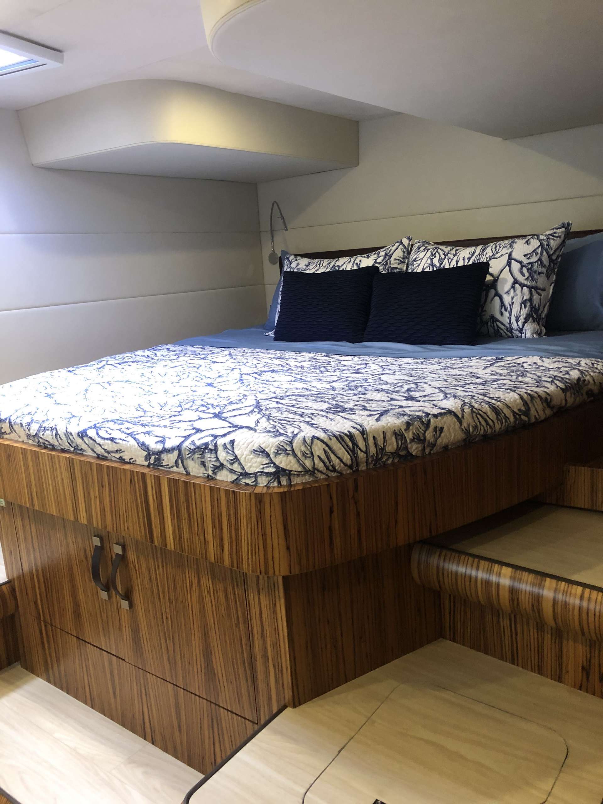 Solar Wave Yacht Vacation