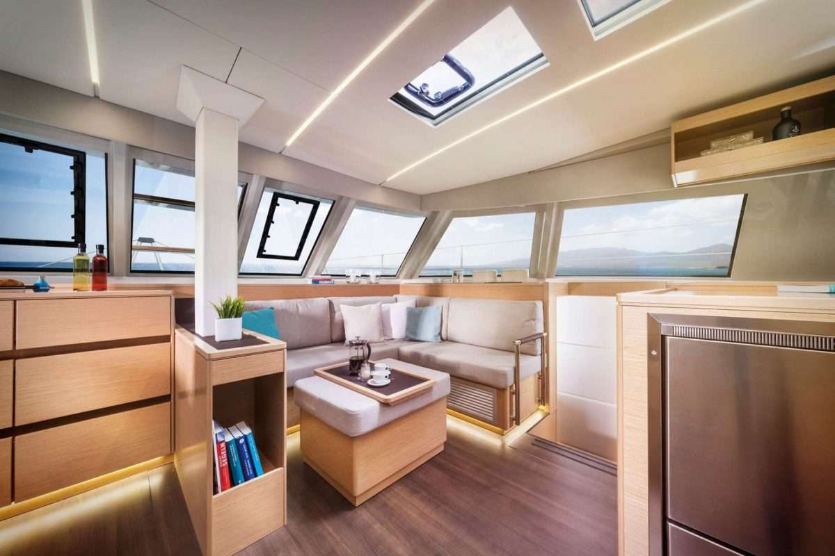 ILLUSION Yacht Charter - Aft dining area