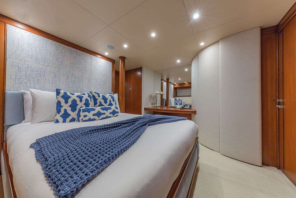 AT LAST Yacht Charter - Queen Stateroom #2