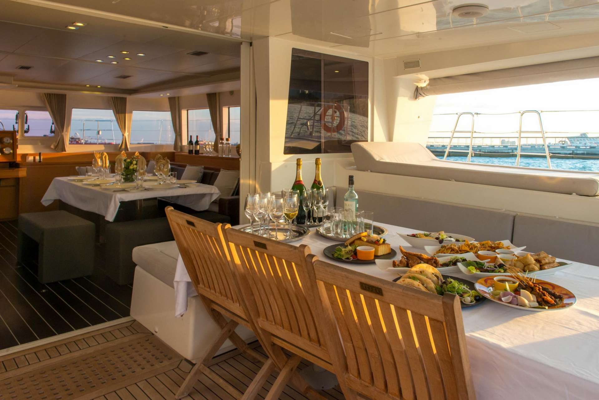 Cockpit Dining - Day