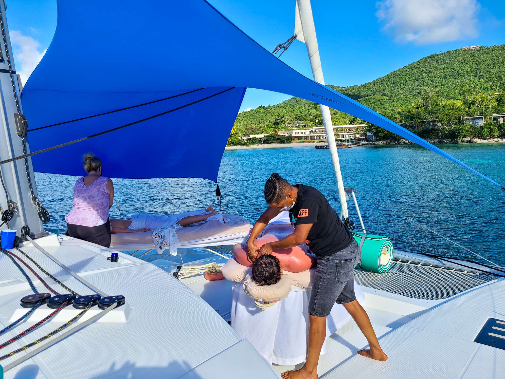 Anniversary Bow Massages