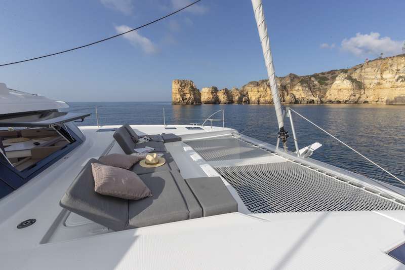 CHAMPAGNE Yacht Charter - Foredeck Lounge