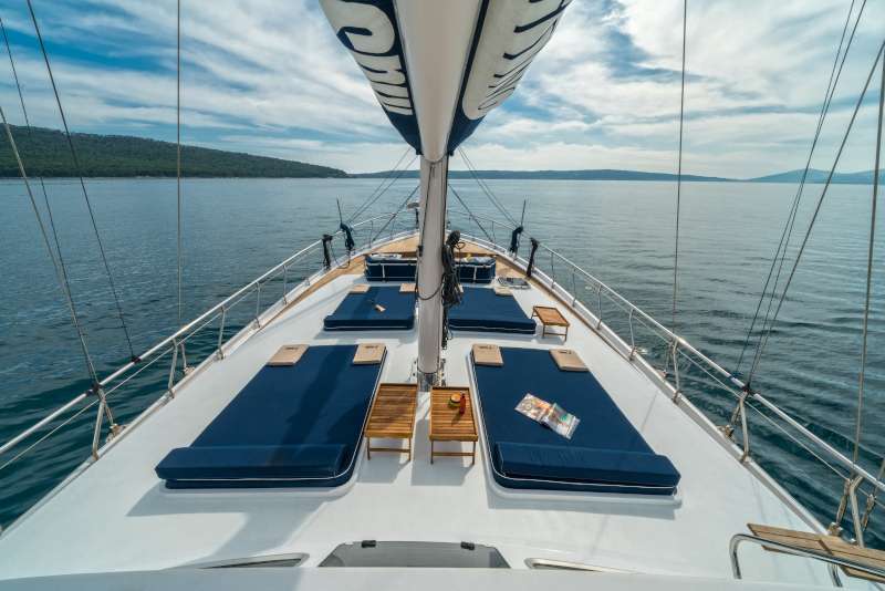 MASKE Yacht Charter - Sun Mattresses