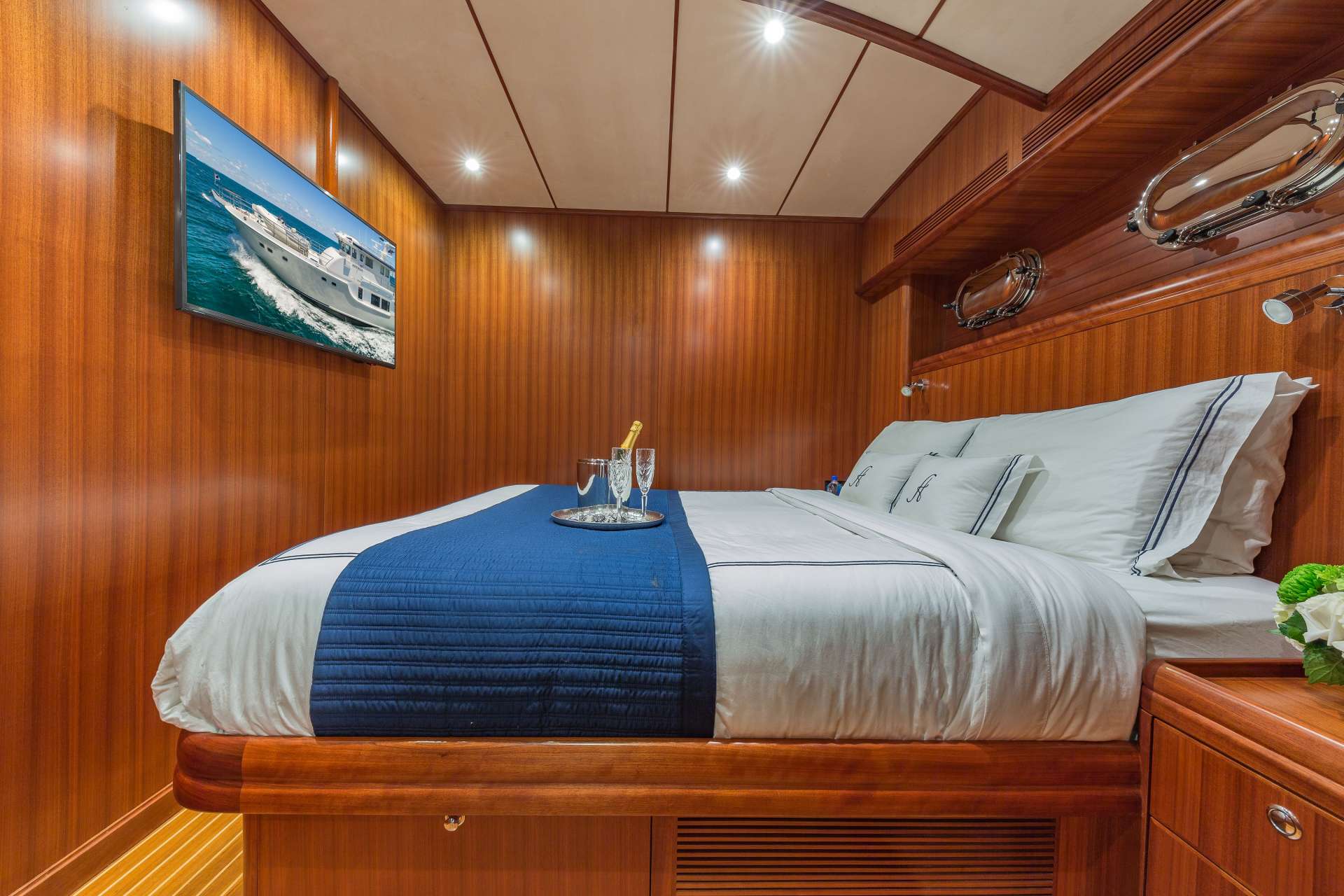 ASTURIAS Yacht Charter - Master Stateroom