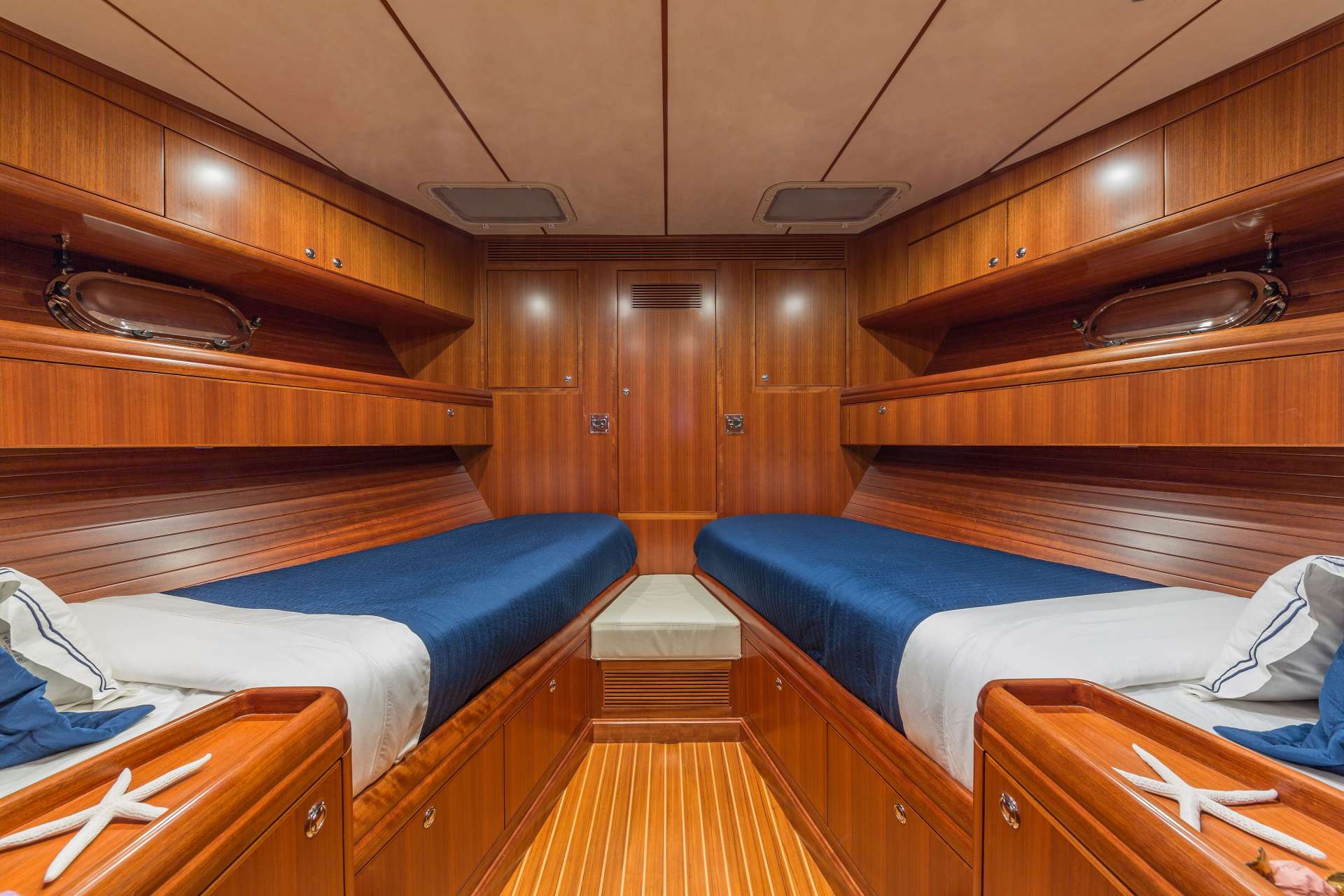 ASTURIAS Yacht Charter - Guest Stateroom Forward
