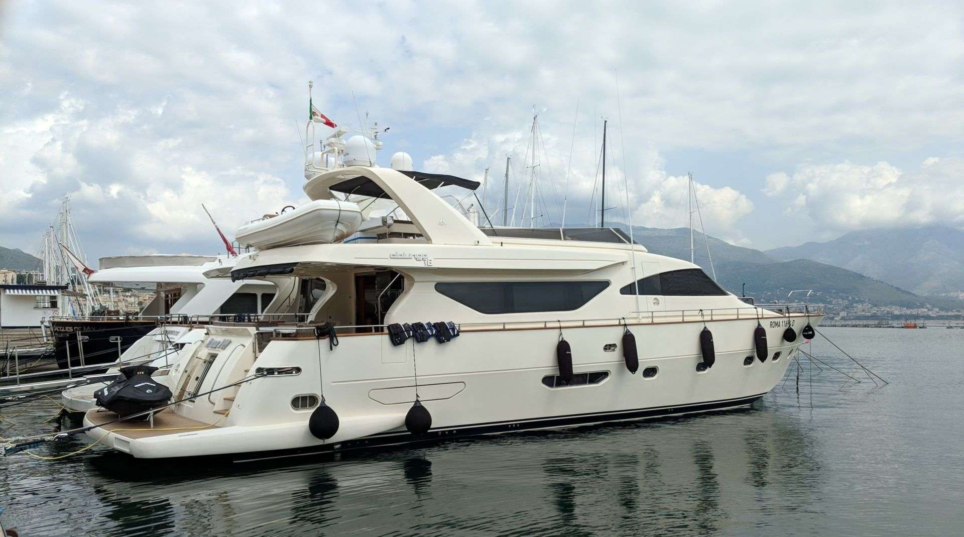 ARMA VII Yacht Charter - Ritzy Charters