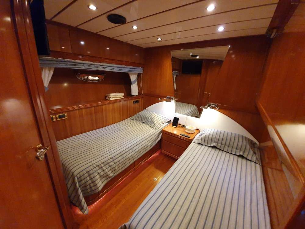 Twin cabin