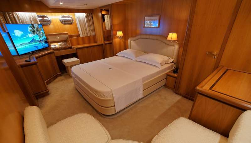 EMILIA Yacht Charter - Master Cabin