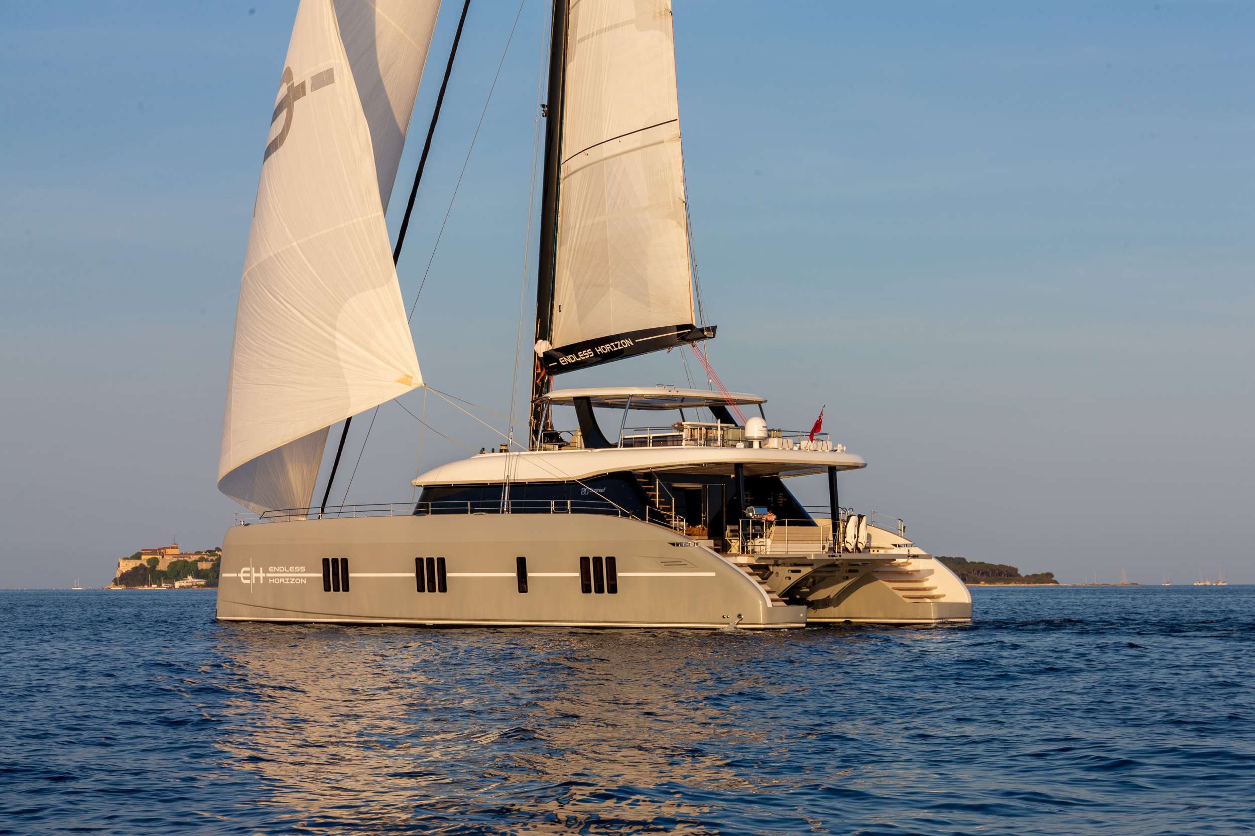 Yacht Charter ENDLESS HORIZON | Ritzy Charters
