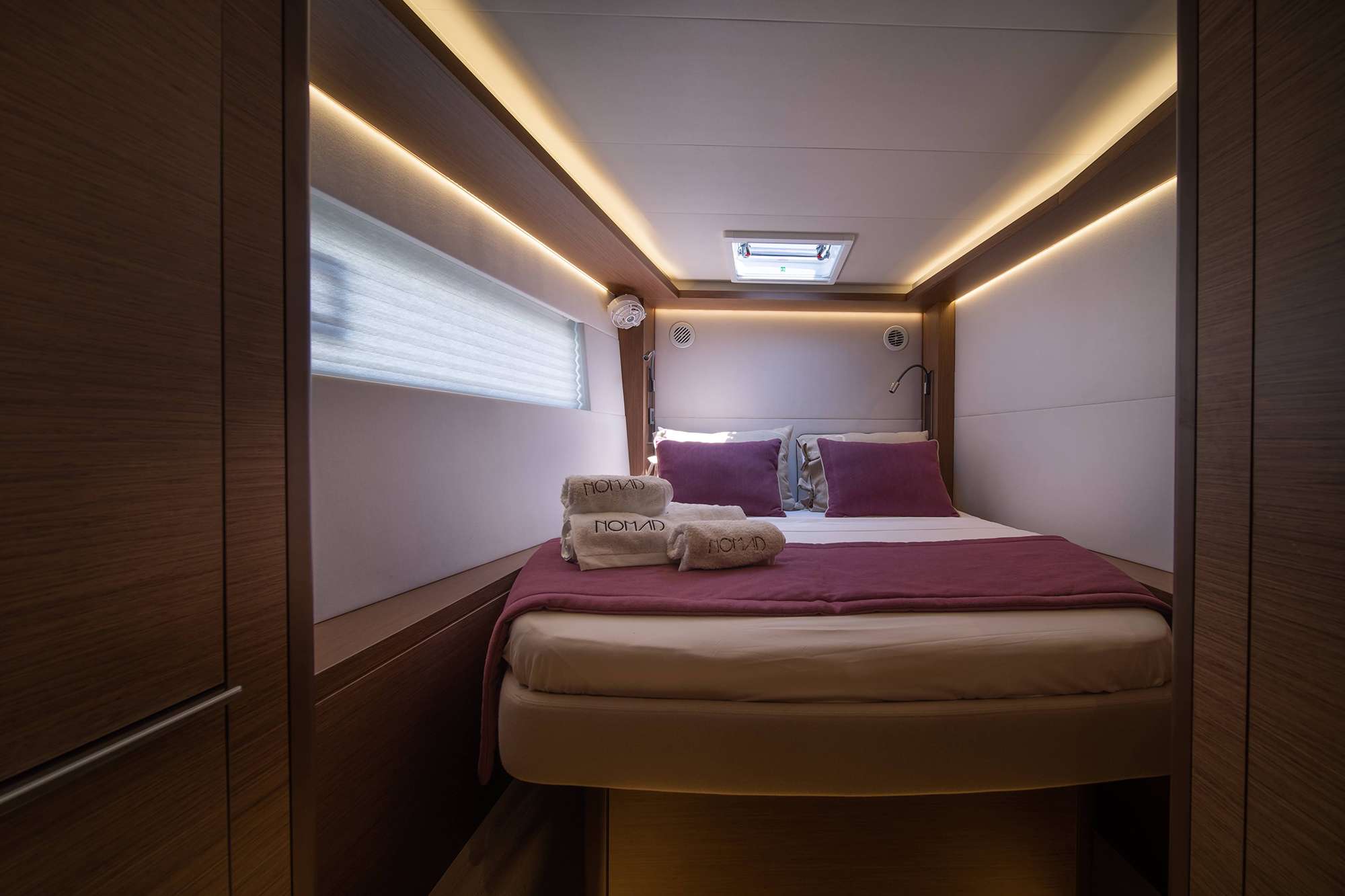 NOMAD II Yacht Charter - Double cabin